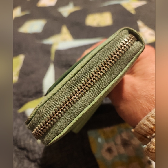 Prada Light Green Saffiano Leather Bow Continental Wallet - Picture 14 of 16